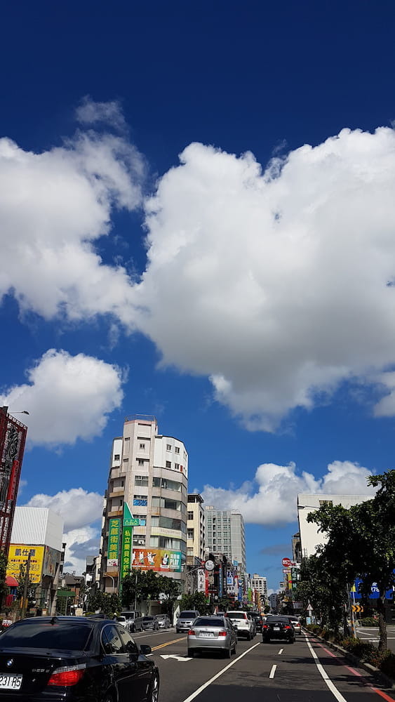 夏天的藍天與積雲