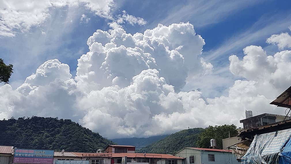 環島巧遇夏天積雨雲