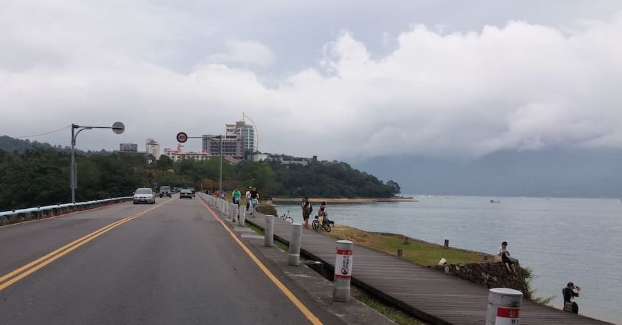 又是一個陰天的日月潭