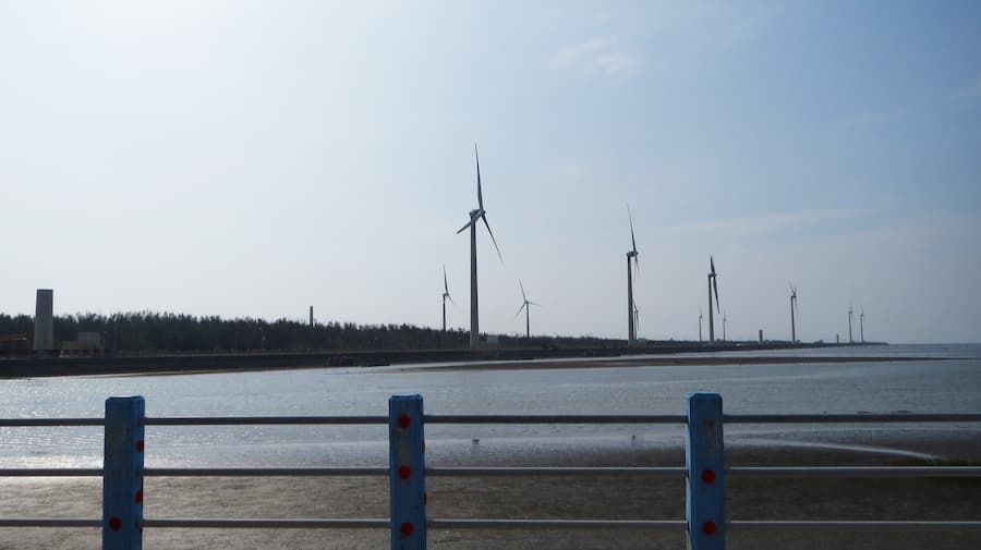 遠眺整排電風扇